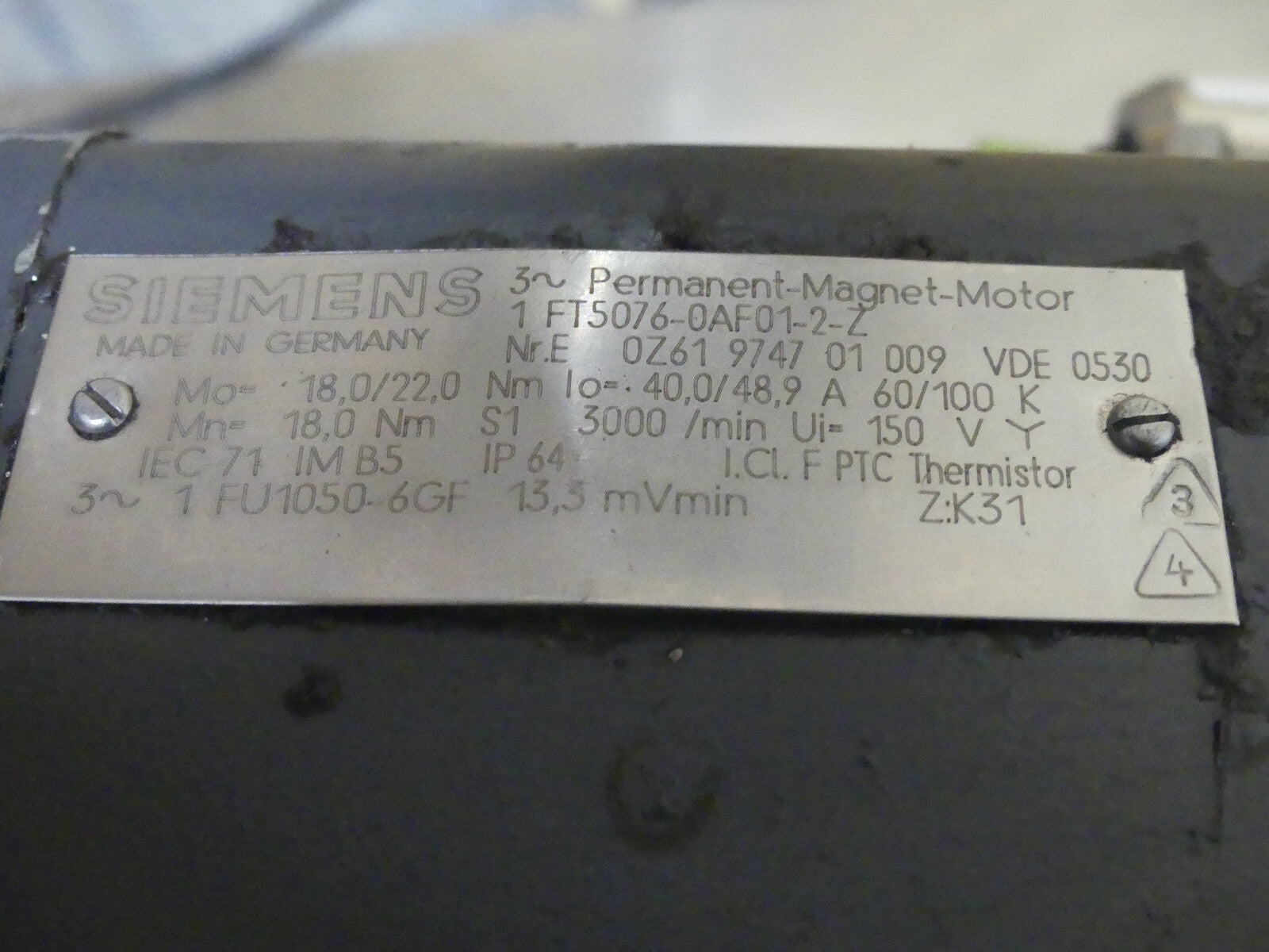 Siemens  1FT5076-0AF01-2-Z Permanent Magnet Motor used