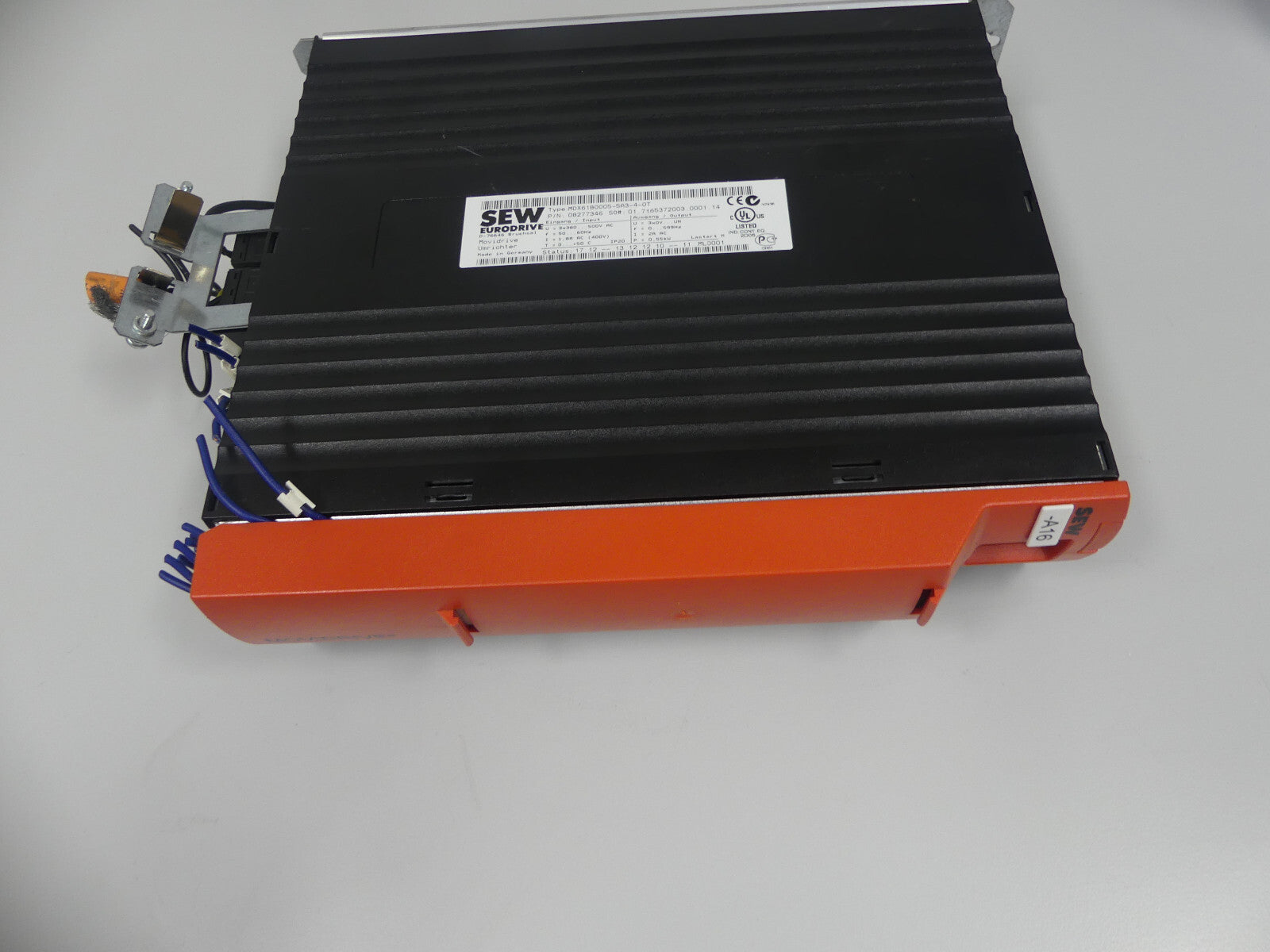 SEW Eurodrive Frequenzumrichter MDX61B0005-5A3-4-0T/DFP21B