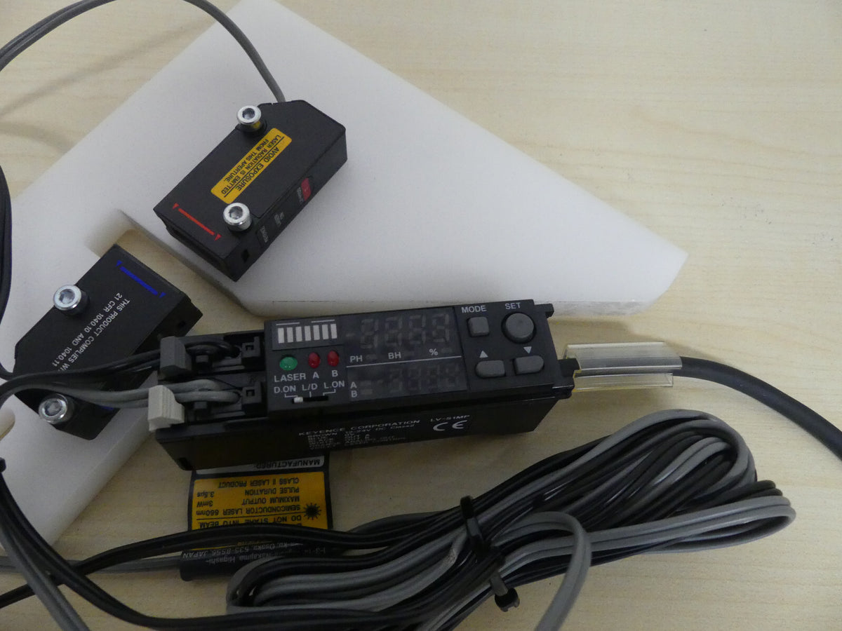 KEYENCE LV-51MP + LV-H100 + LV-H100