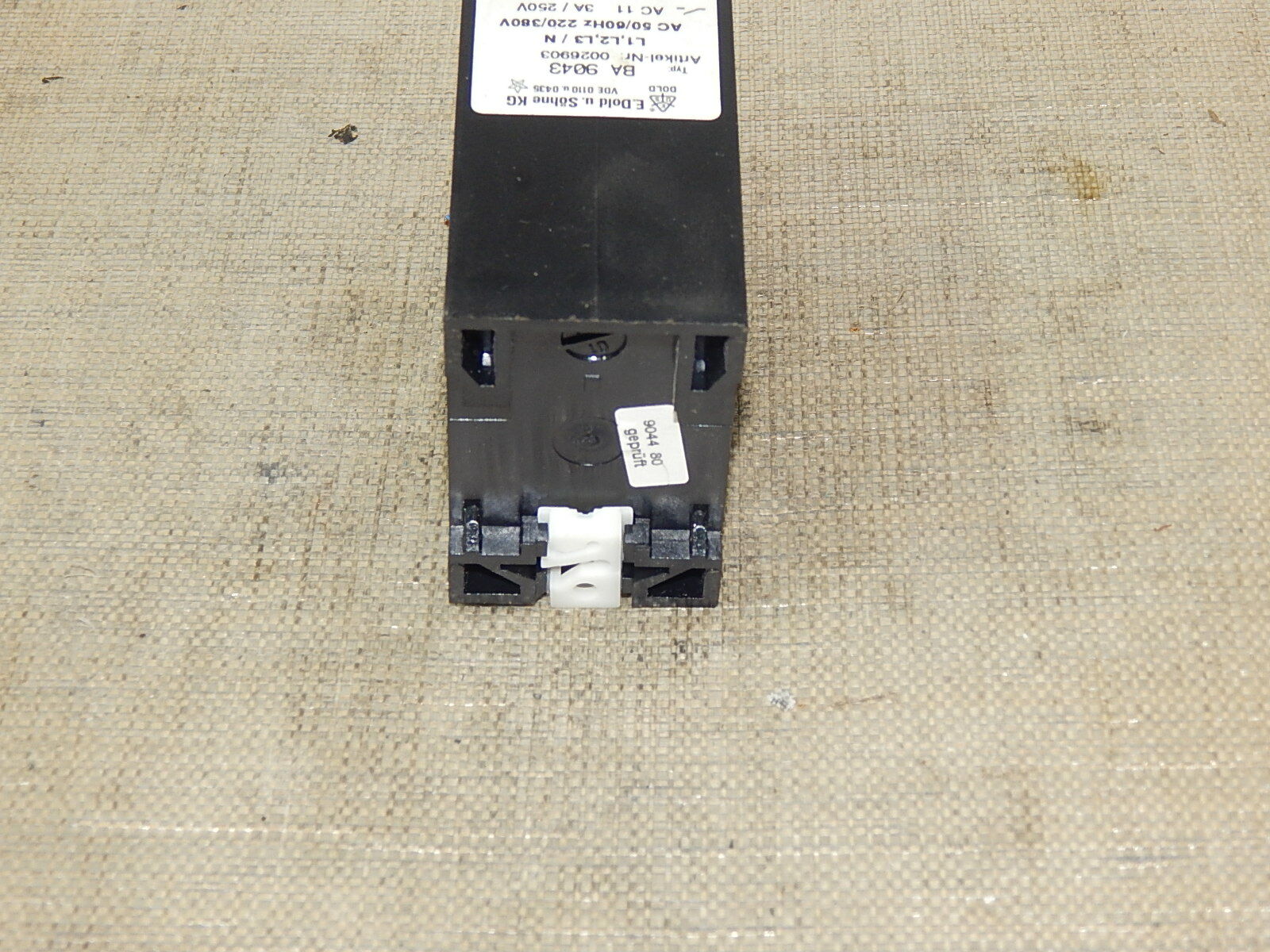 E.Dold   BA9043   0026903  Unterspannungsrelais used
