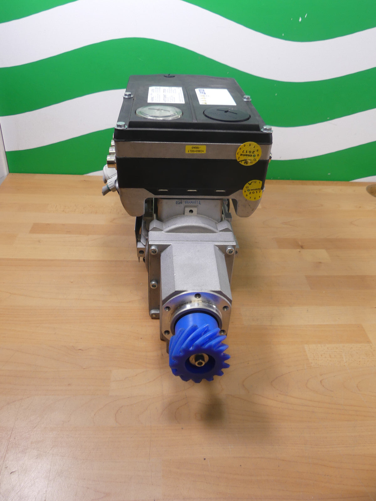 Lenze G50AH045MVCR2C00 Getriebemotor mit E84DGDVB37142PS