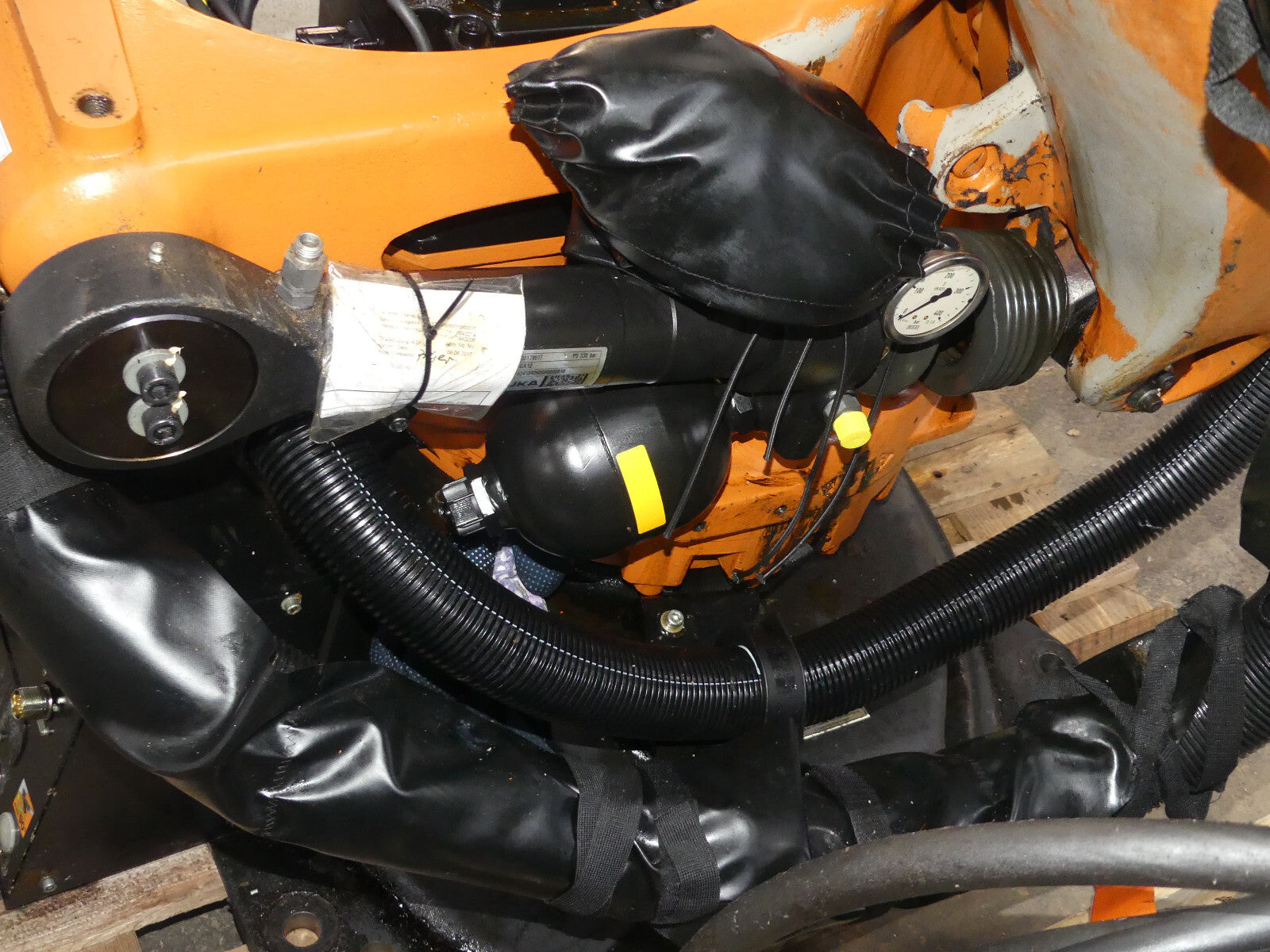 KUKA Industrieroboter KRC4  KR210 R2700 extra  KR210R2700 extr B.j: 09/2017 s.B