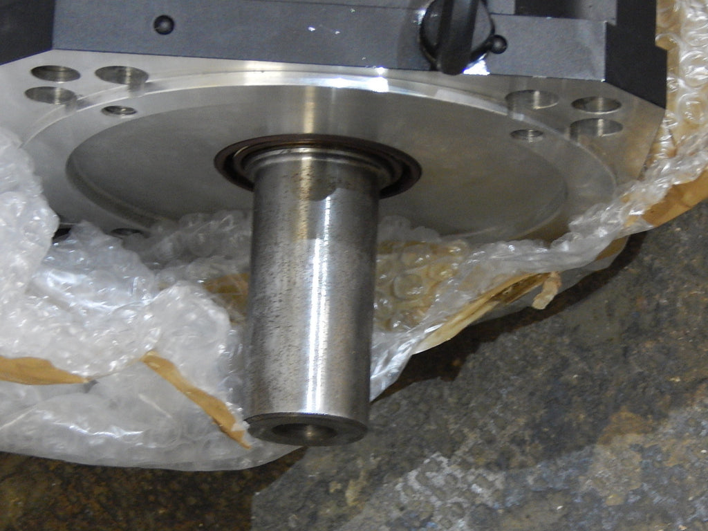 Rexroth Indramat Servomotor MHD115B-024-PG0-BN Used