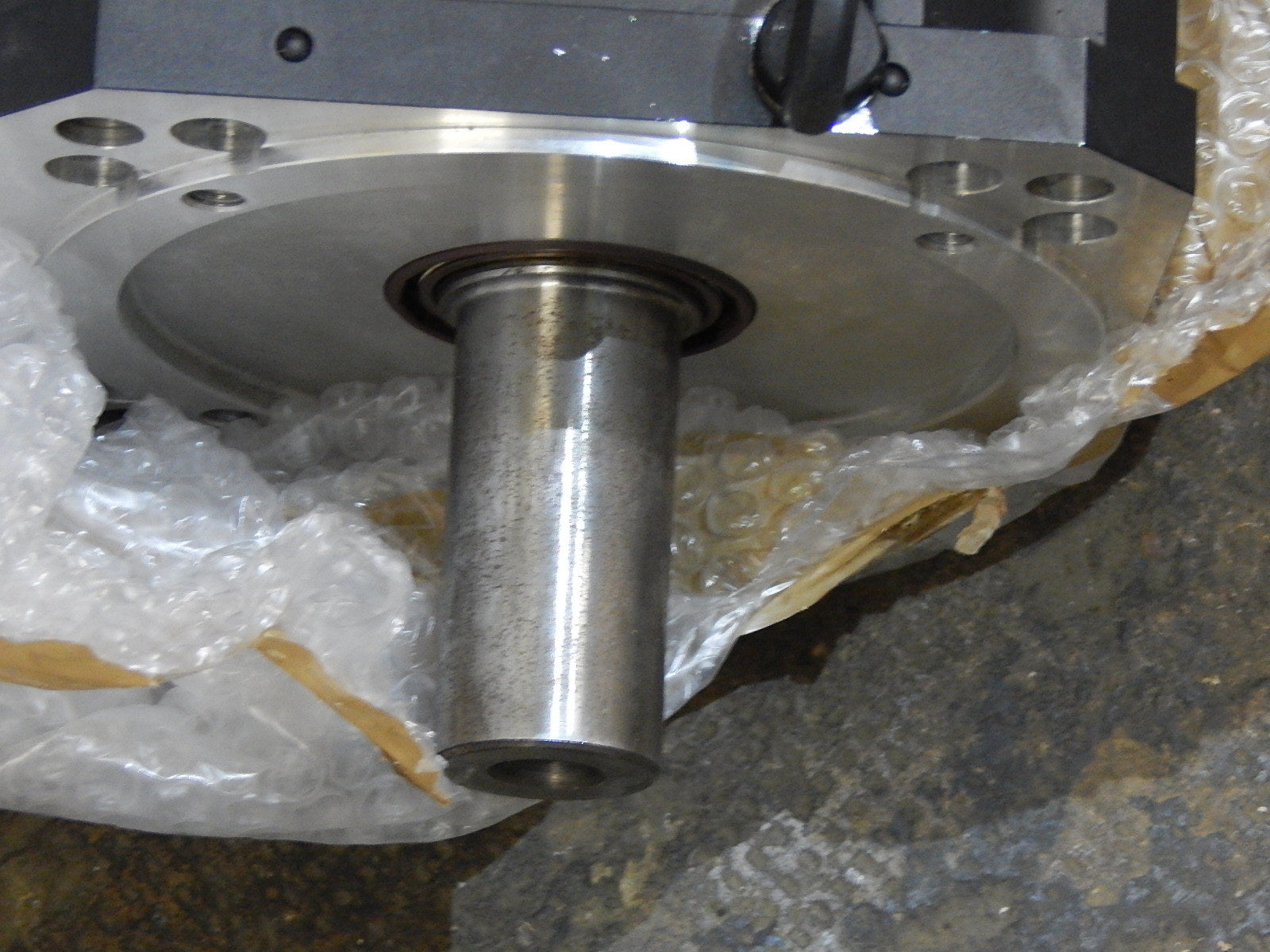 Rexroth Indramat Servomotor MHD115B-024-PG0-BN Used