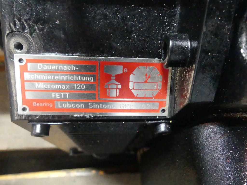 AKH asychron motor UHMD 162 2y-2