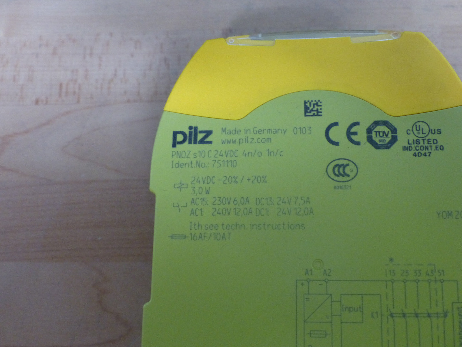 Pilz PNOZ s10 C 24VDC 4n/o 1n/c Ident.No:751110 used s.Bilder