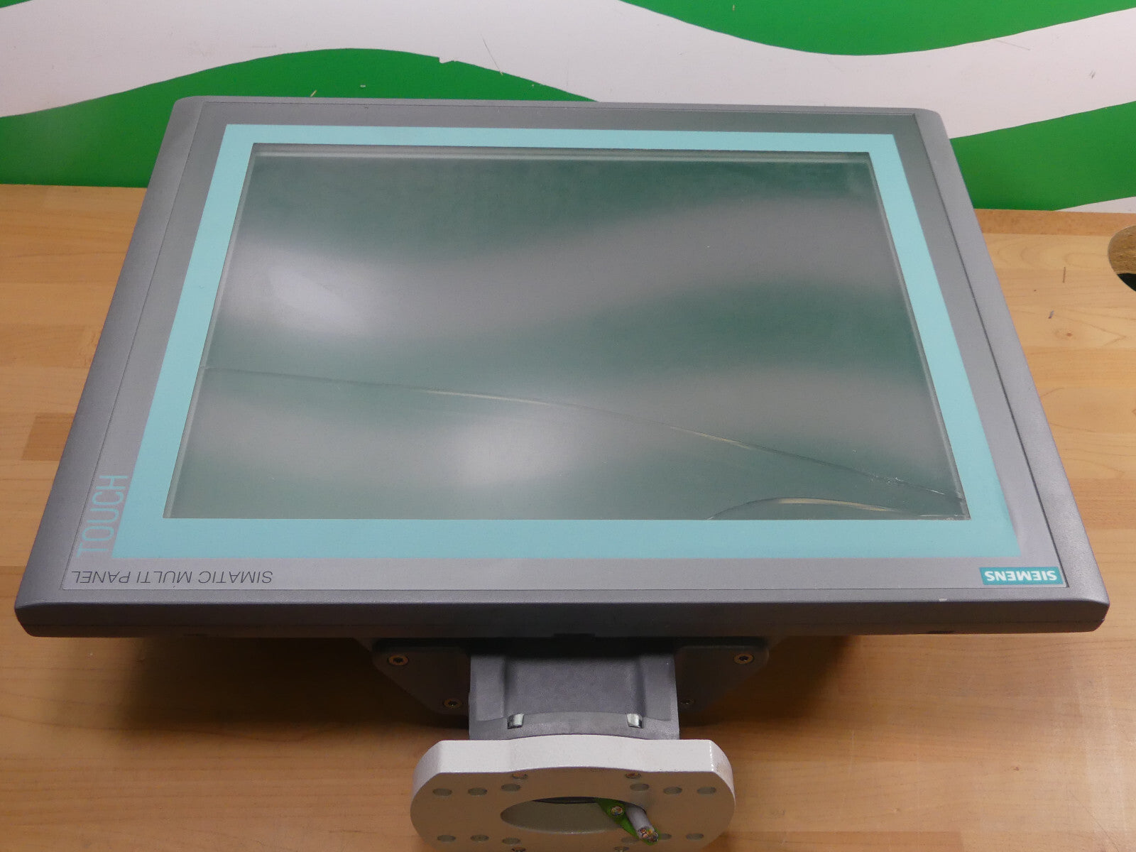 Siemens 6AV6 644-2AB01-2AX0   6AV6644-2AB01-2AX0 leicht beschädigt