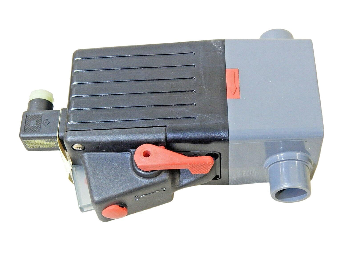 Gemü  EPDM 225   -10- +60 GRAD C Kunstoff Magnetventil  220V 50Hz/60Hz Neuwertig