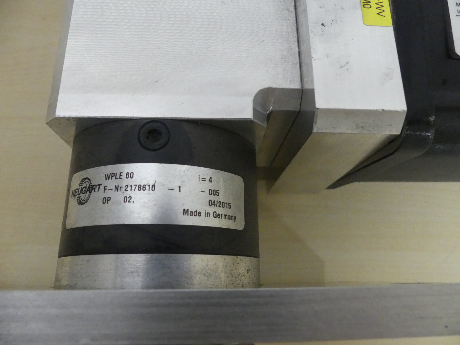 REXROTH MSK040C-0600-NN-M1-UGO-NNNN + NEUGART WPLE60 i=4