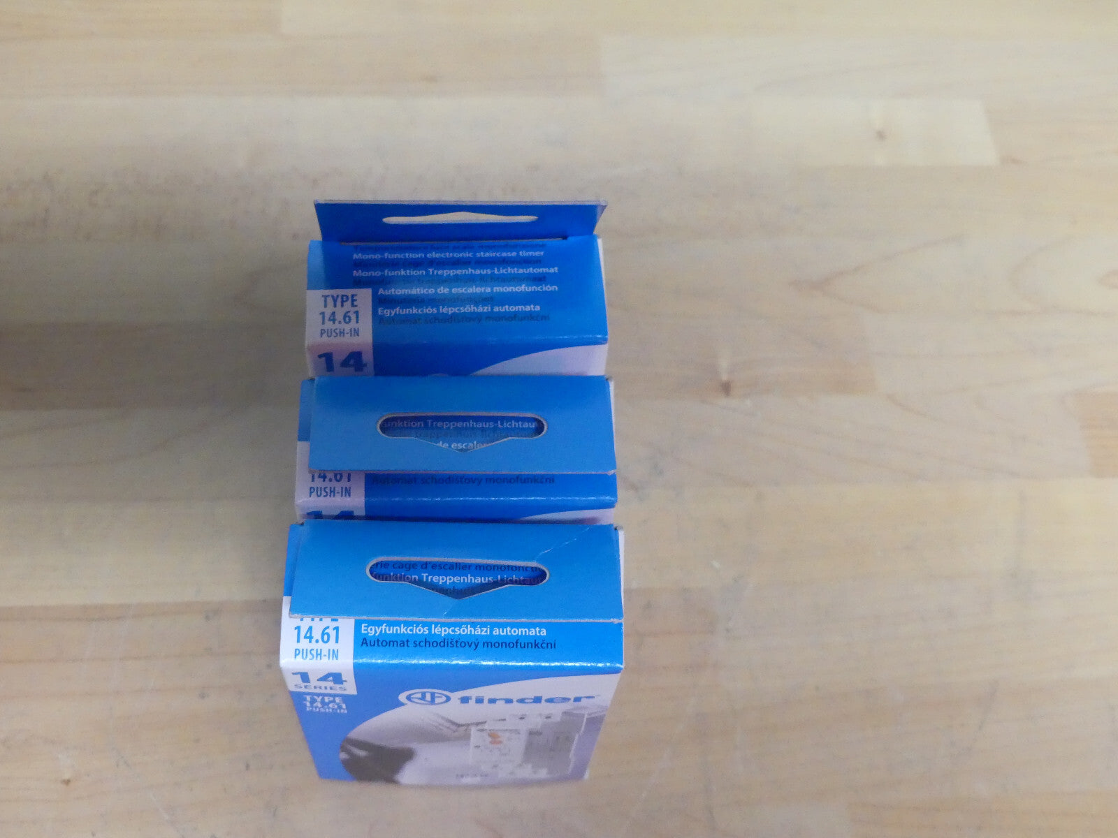 3xFinder Zeitschaltuhr für Hutschiene  14.61.8.230.P000 new s.Bilder