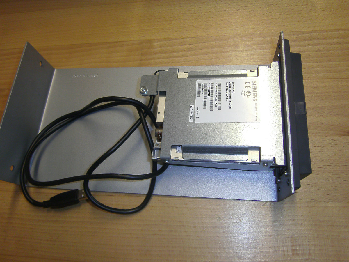 Siemens Sinumerik 840D Diskettenlaufwerk 3,5" USB 6FC5235-0AA05-1AA2 Neuwertig