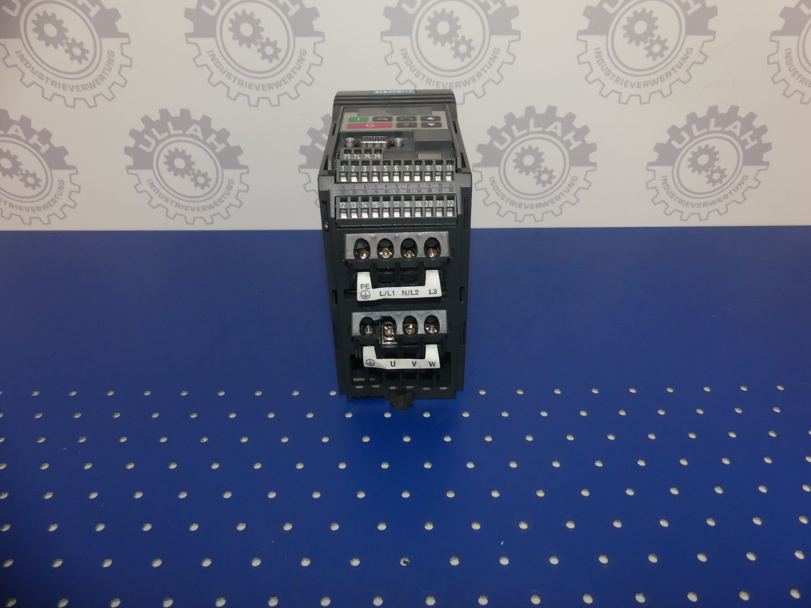 Siemens 6SE3214-0DA40 - Leicht beschädigt