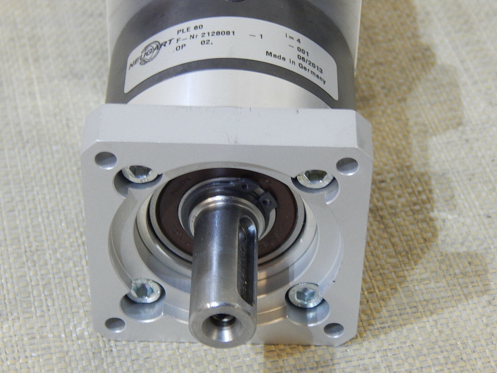 Rexroth MSK030C-0900-NN-M1-UG0-NNNN + Neugart PLE60 i=4  used