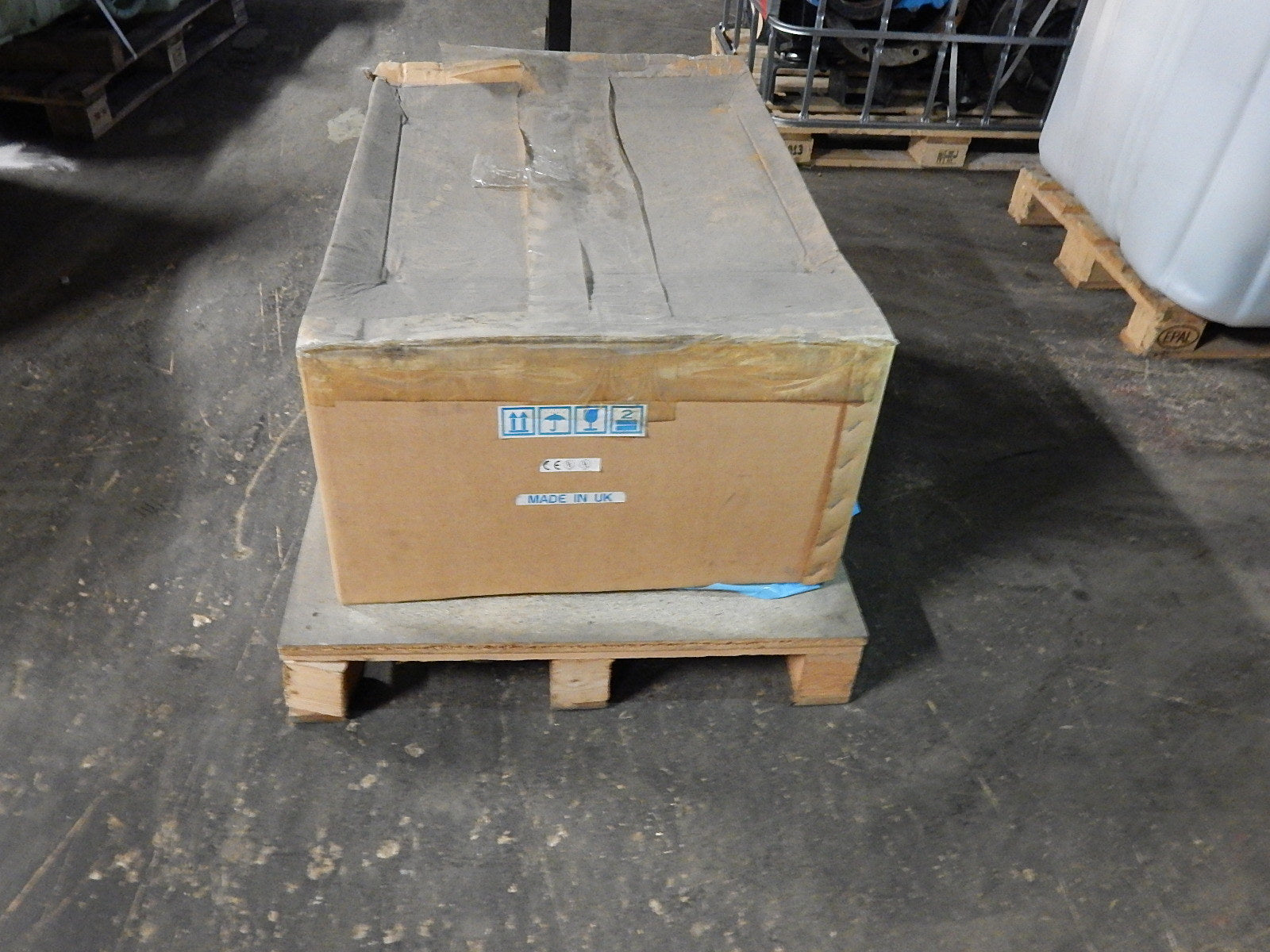  Yaskawa Frequenzumrichter CIMR-P5C4075 Varispeed  616P5  140KVA  Neuwertig 