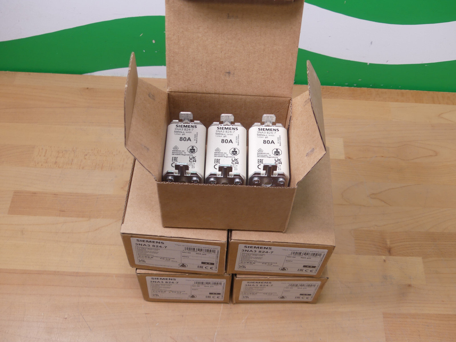 5x SIEMENS 3NA3 824-7