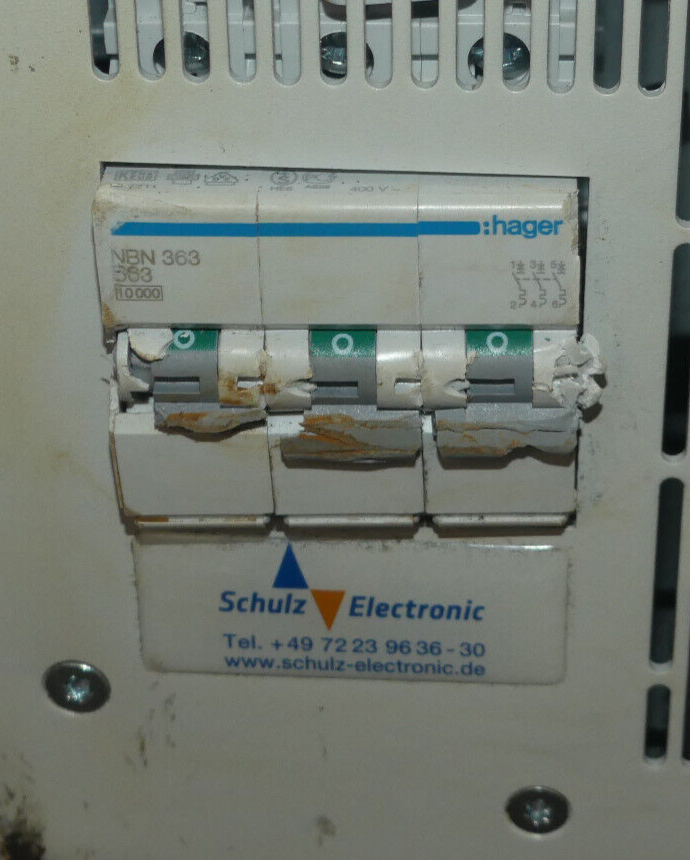 TOPCON QUADRO  DC POWER SUPPLY TC.P.32.500.400.PV leicht beschädgit s.Bilder