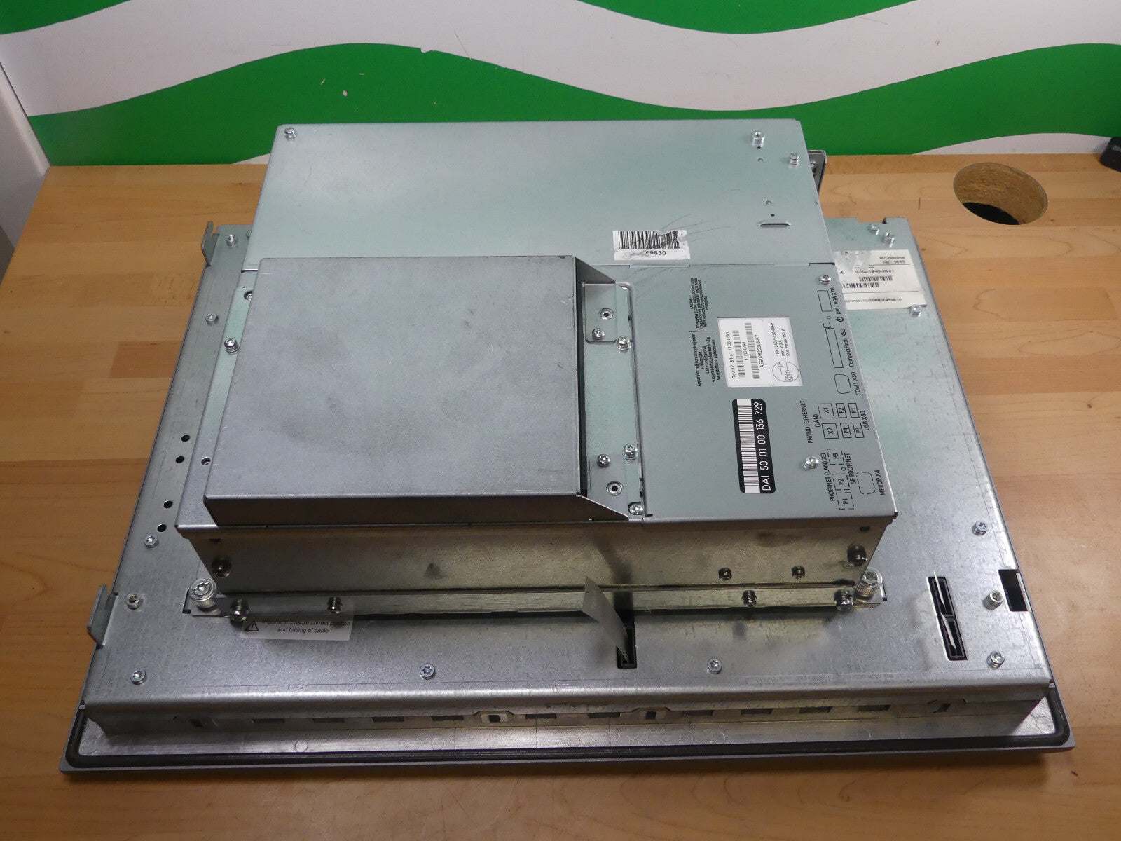 Siemens Simatic 6AV7 423-2AA00-0BK0 HMI IP 677C 15 6AV7423-2AA00-0BK0