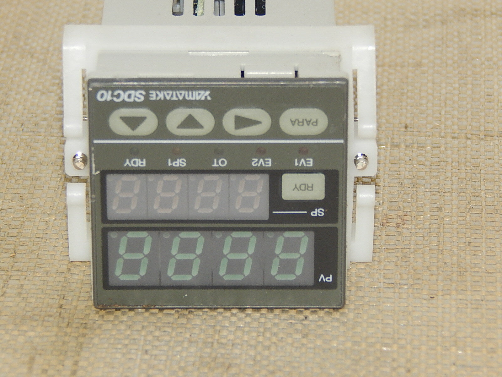   Yamatake SDC10 // C10T6DTA02D0  Temperaturregler  used