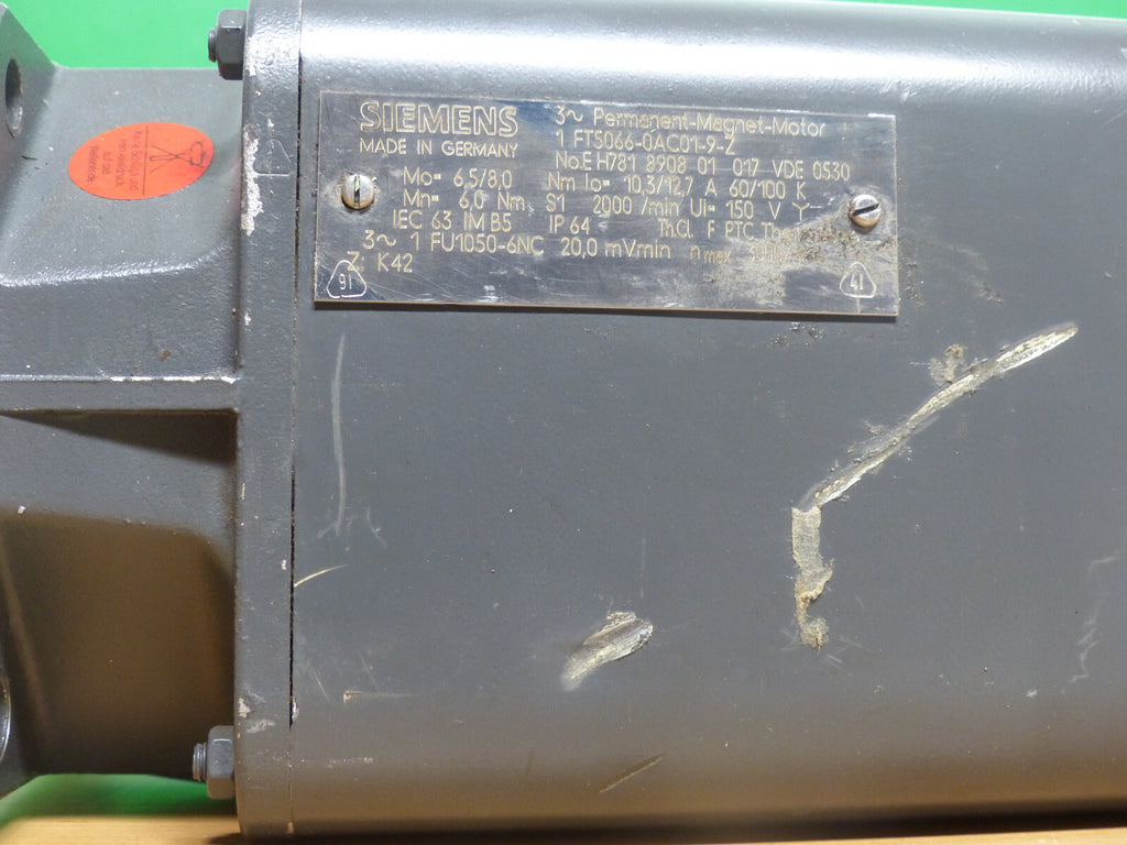 SIEMENS 1FT5066-0AC01-9-Z  // 1FT5 066-0AC01-9-Z Permanent Magnet Motor 