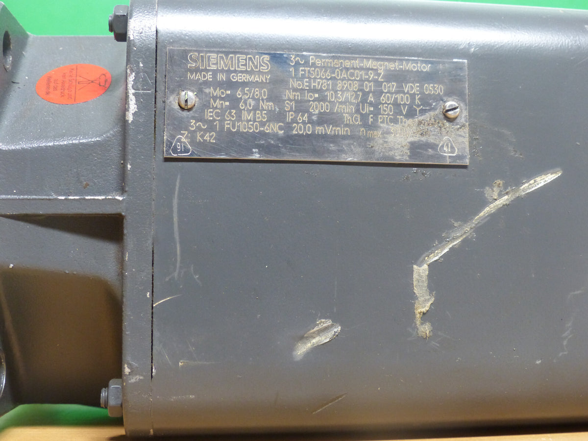 SIEMENS 1FT5066-0AC01-9-Z  // 1FT5 066-0AC01-9-Z Permanent Magnet Motor 