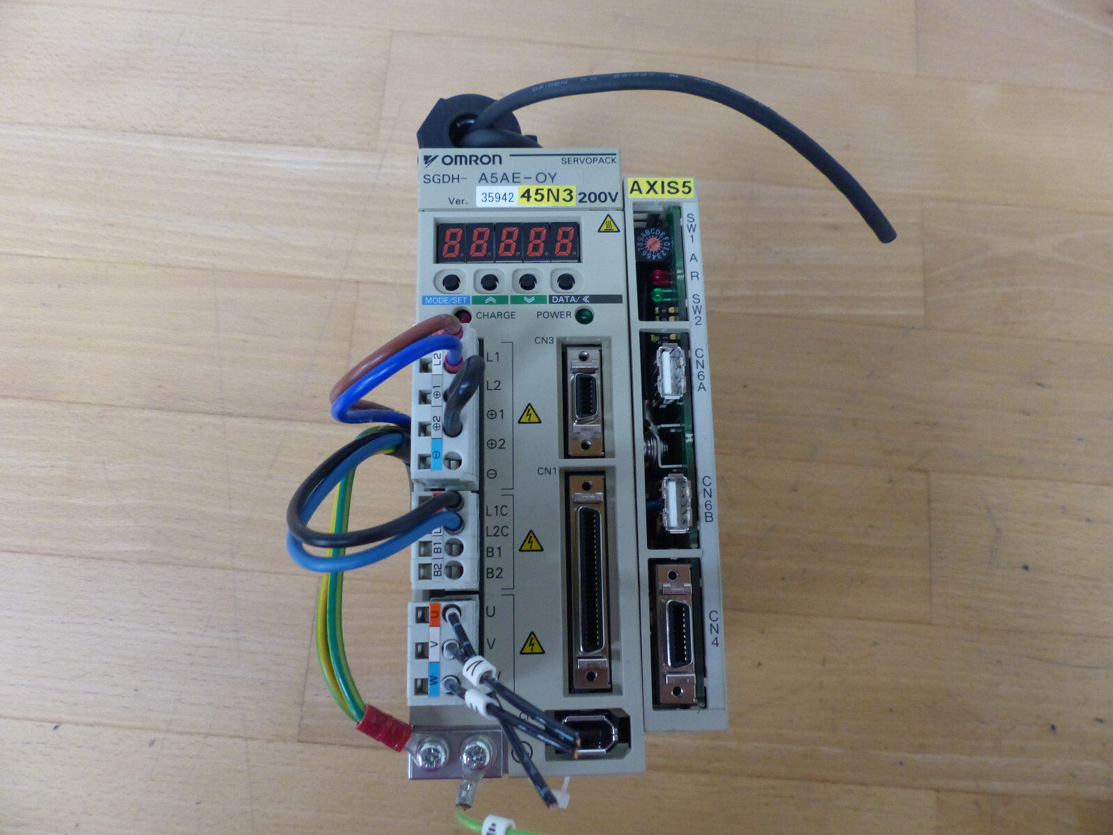 YASKAWA IP1X SGDH-A5AE-0Y + JUSP-NS115