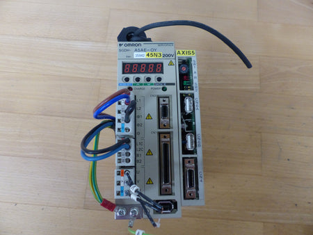 YASKAWA IP1X SGDH-A5AE-0Y + JUSP-NS115