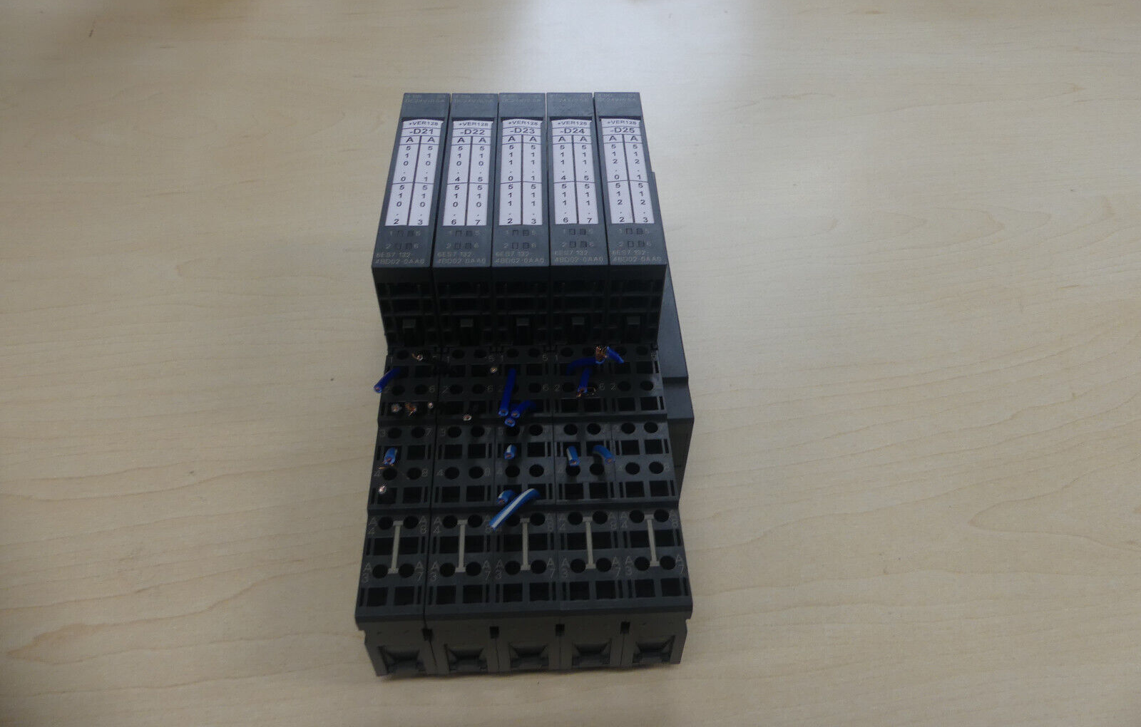 5x Siemens 6ES7 132-4BD02-0AA0