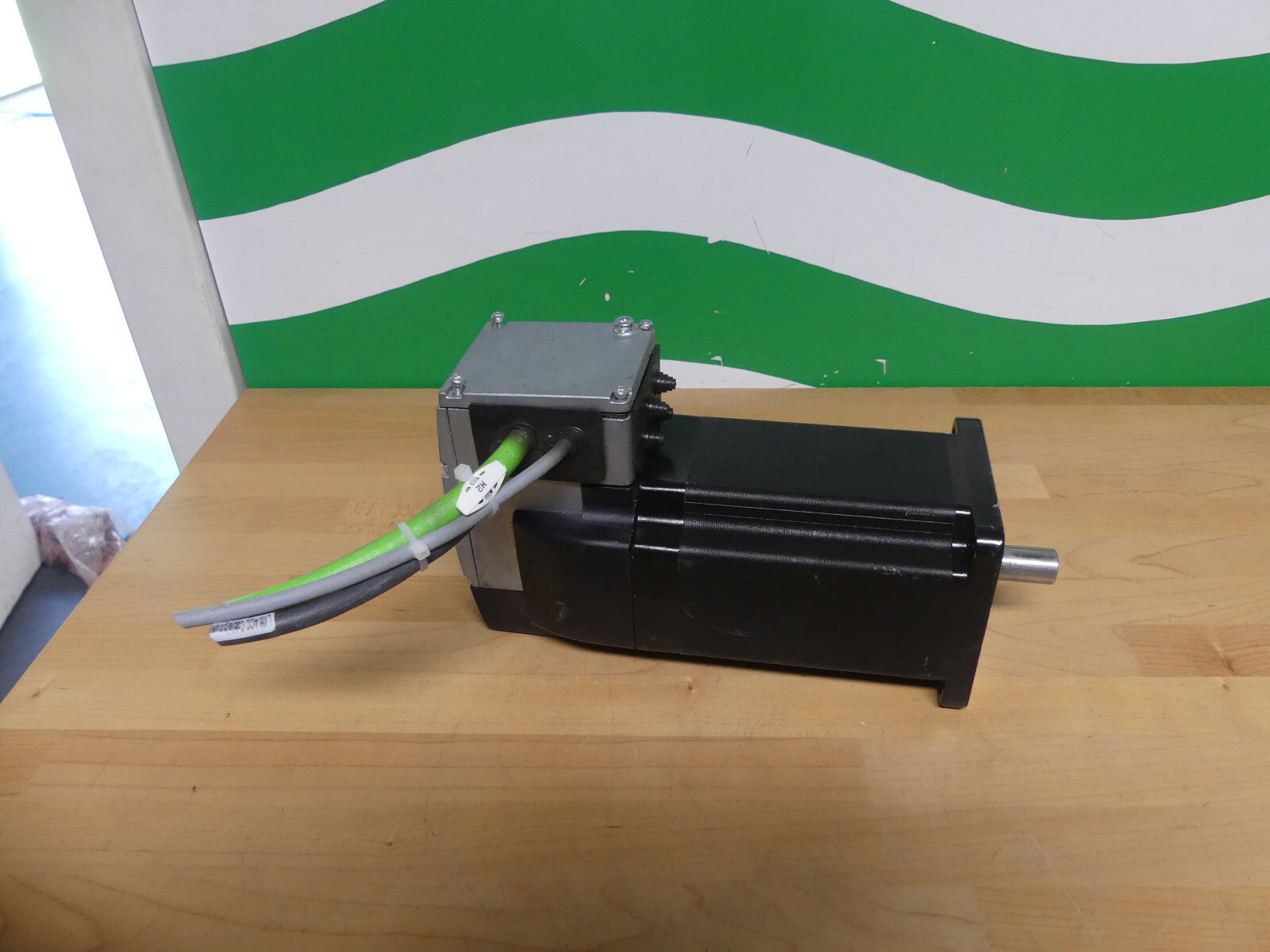 Schneider ILS1V853S2278  Servomotor