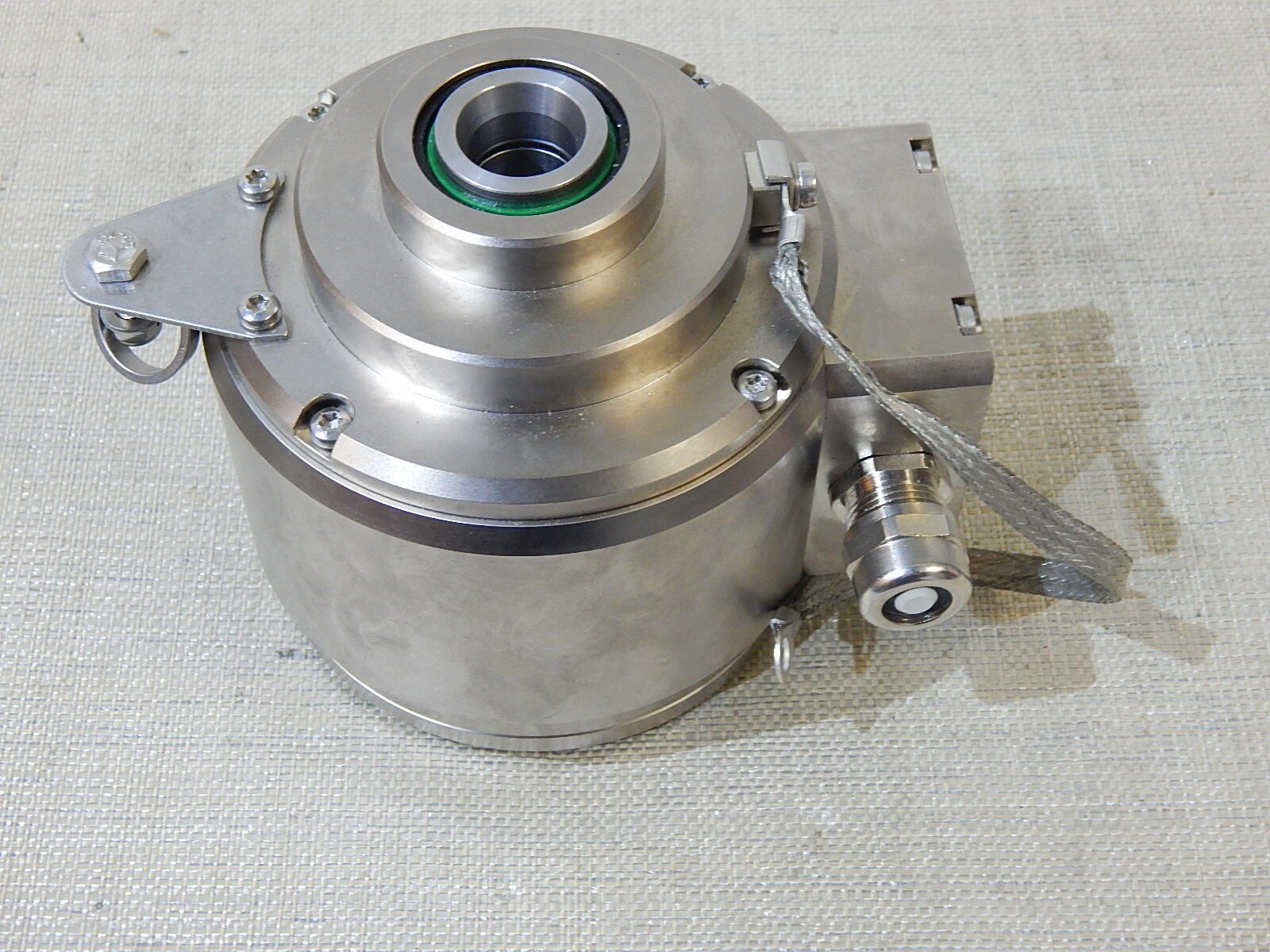 Baumer Absolute Encoder  HGM 11 S 24 T 2048 neuwertig