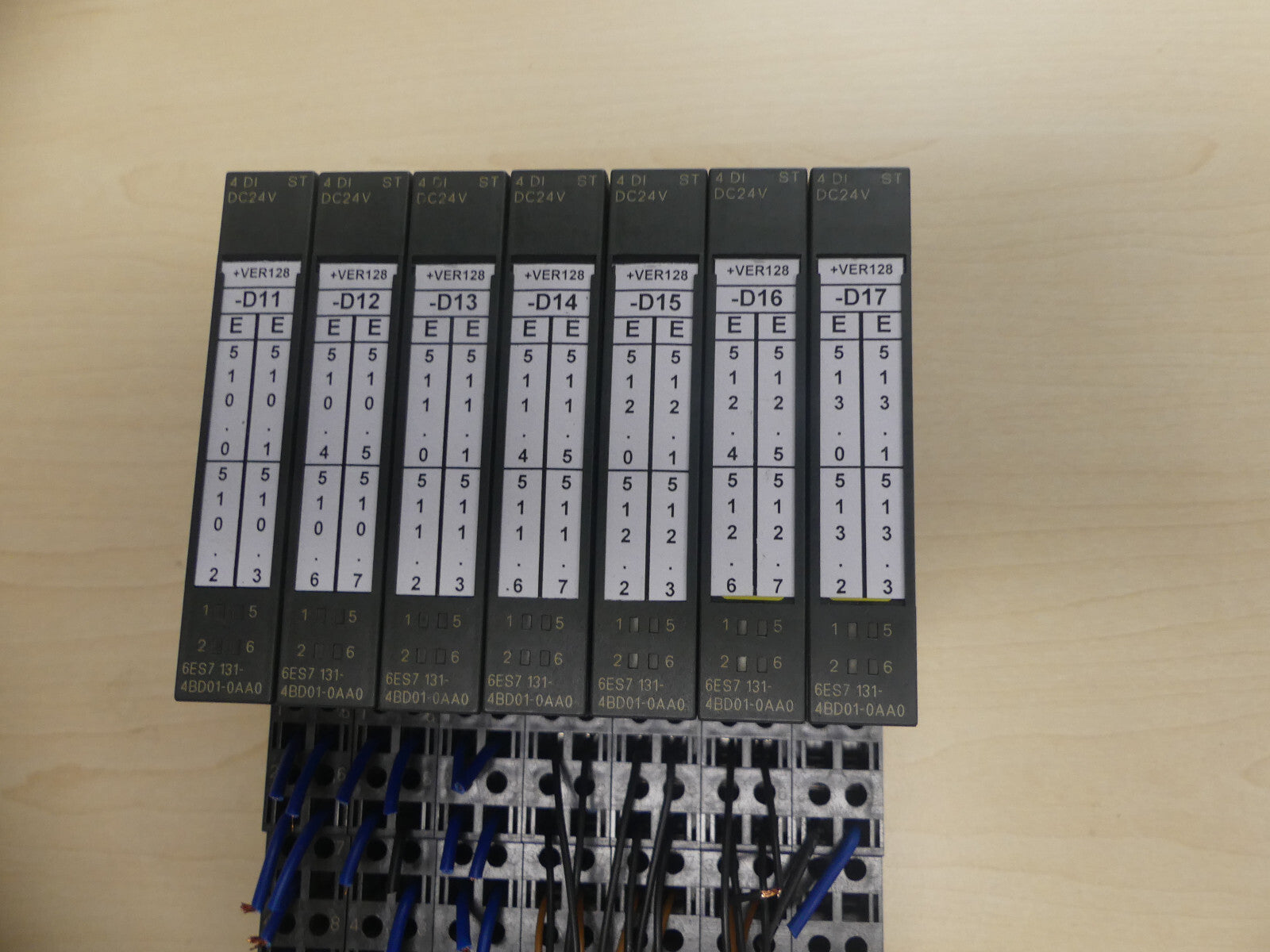 7x Siemens 6ES7 131-4BD01-0AA0