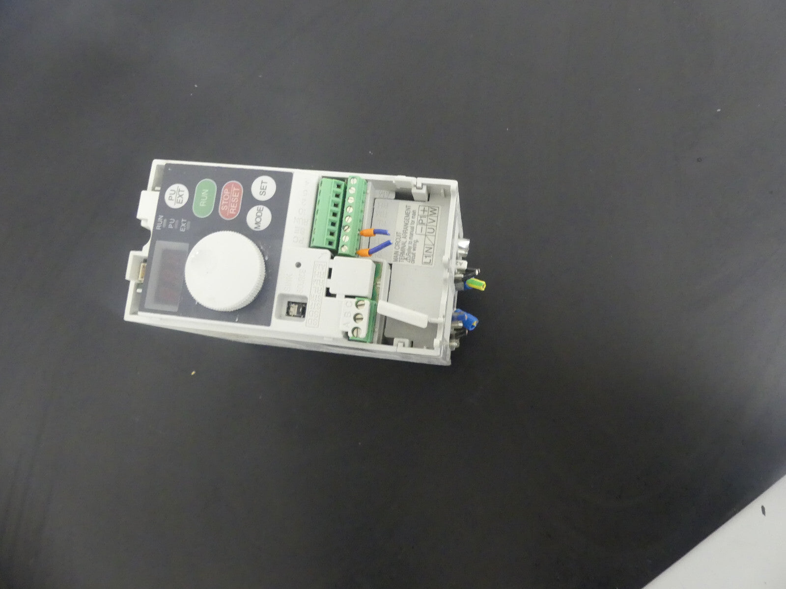 Mitsubishi FR-S520S-0.4K-EC beschädigt