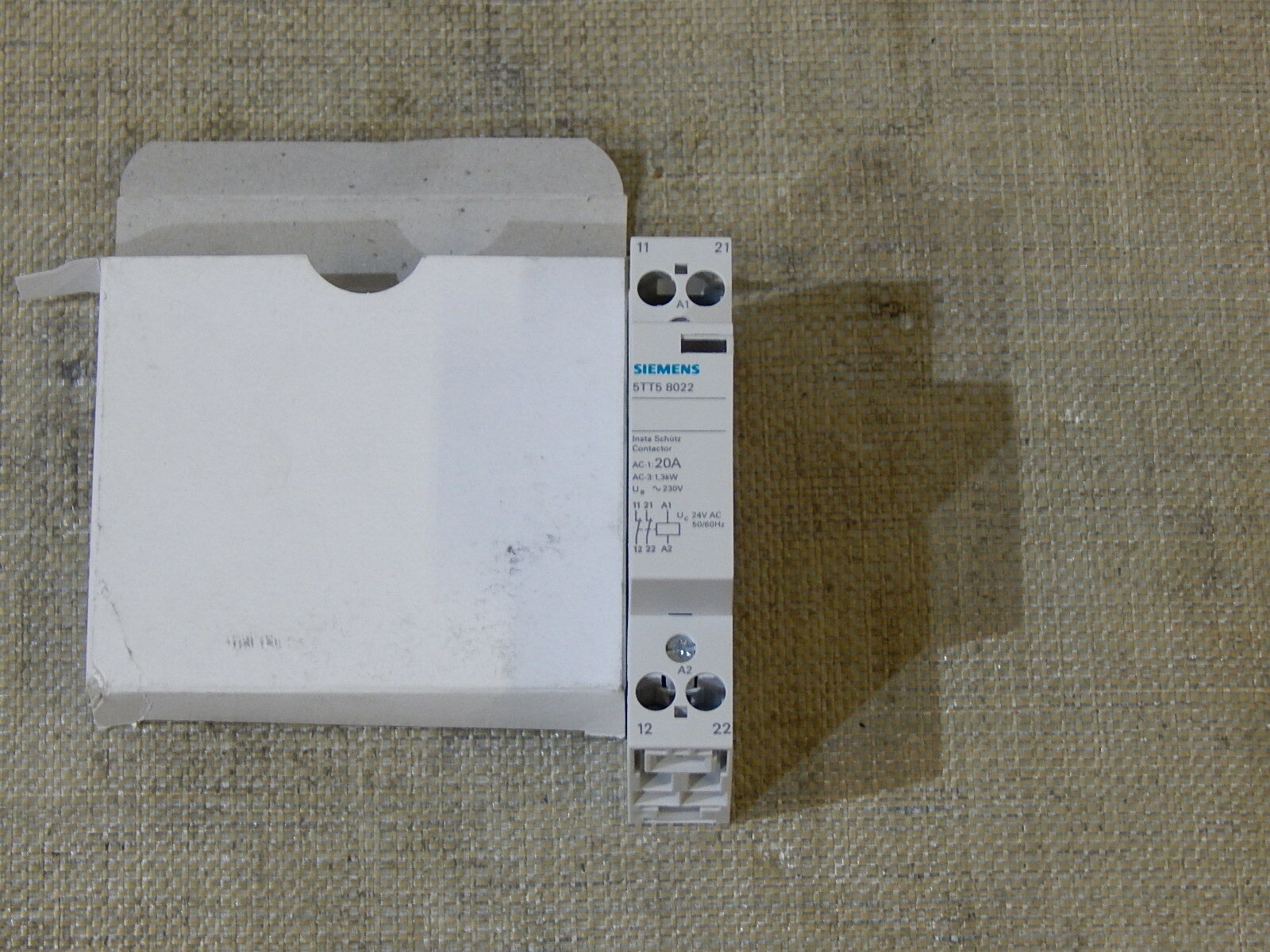  Siemens Installationsschütz 5TT5802   Reiheneinbau 5TT5 8022 New