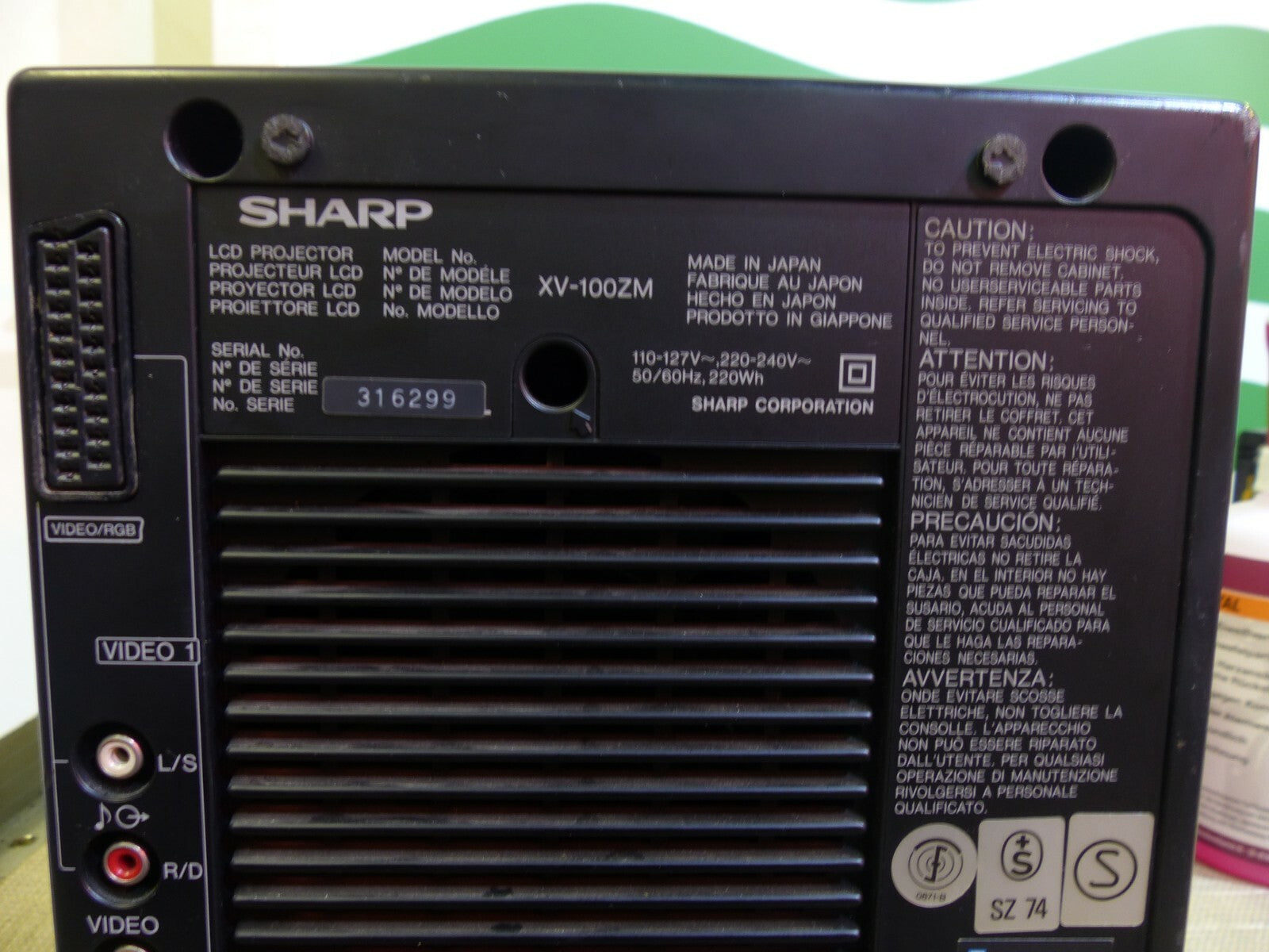 Sharp LCD Projector XV-100ZM