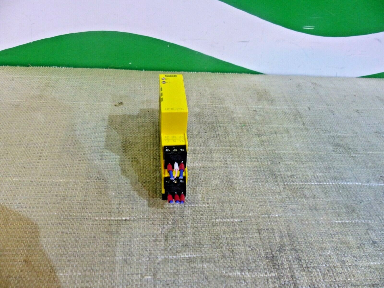 SICK Sicherheits Relais UE10-2FG3D0 -1043916 Sicherheitsschaltgerät