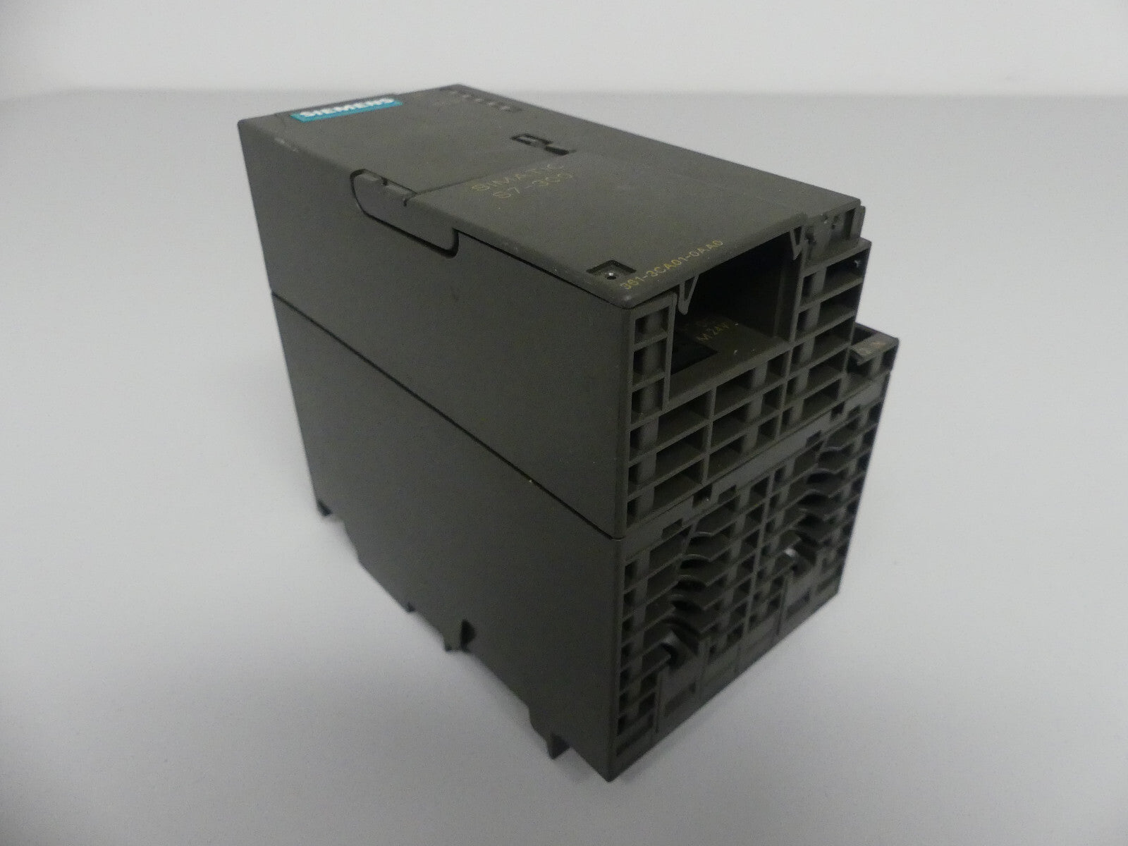 SIEMENS 6ES7 361-3CA01-0AA0 LEICHT BESCHÄDIGT, S.BILDER