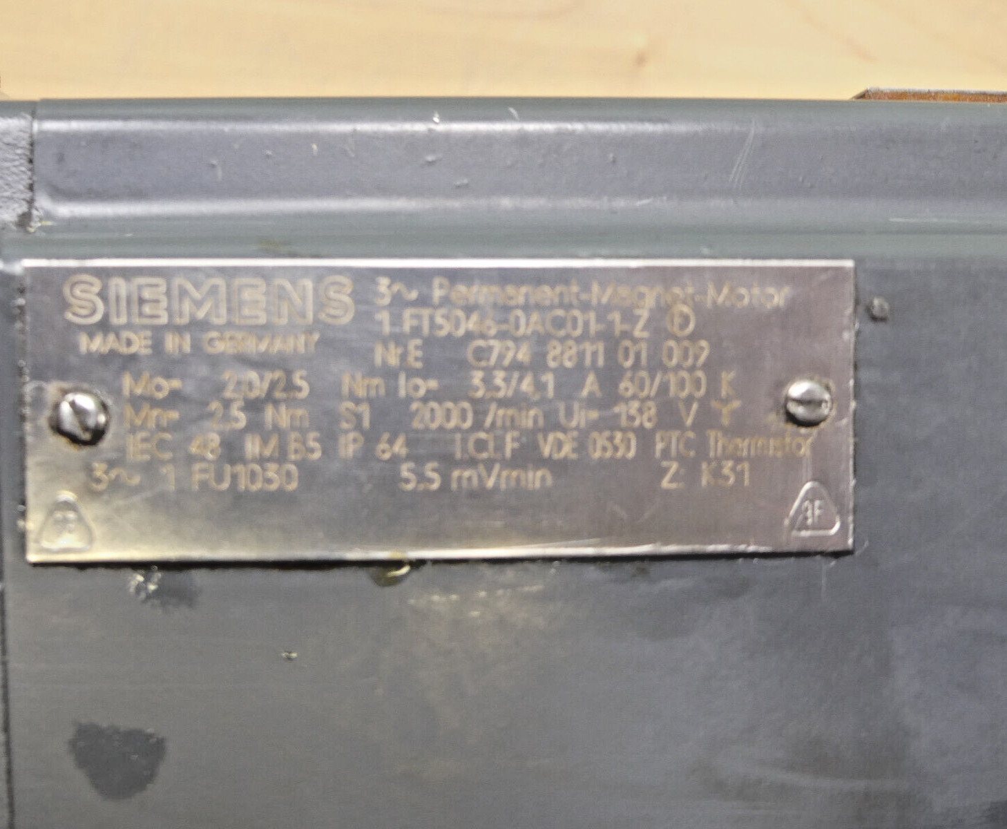 SIEMENS 1FT5046-0AC01-1-Z mit HEIDENAIN ROD 426B.011-1250