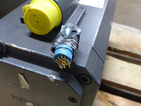 Siemens 3~Motor Typ:1FT6105-1AC71-3EG1 Leicht beschädigt s.Bilder
