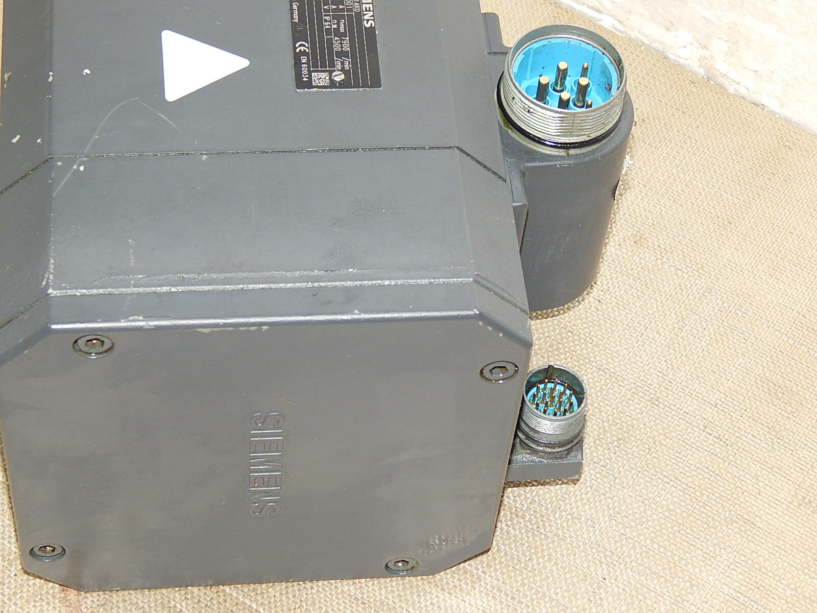 Siemens  3~  Motor  1FT6081-8AH71-1AK0  Used