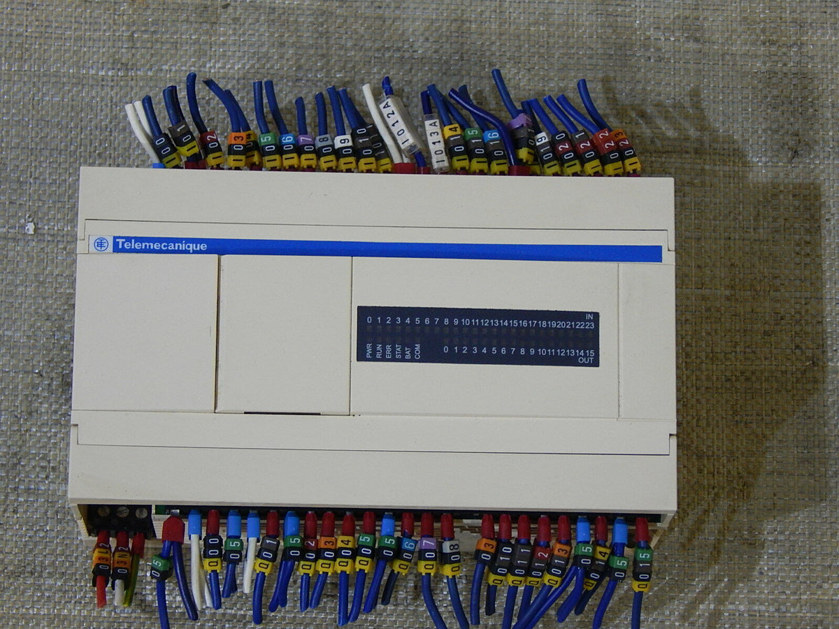  TWIDO TWDLCAA40DRF  TELEMECANIQUE  USED