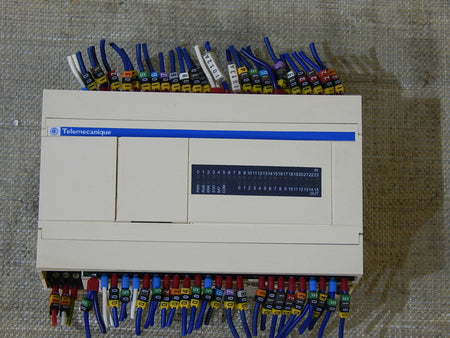  TWIDO TWDLCAA40DRF  TELEMECANIQUE  USED