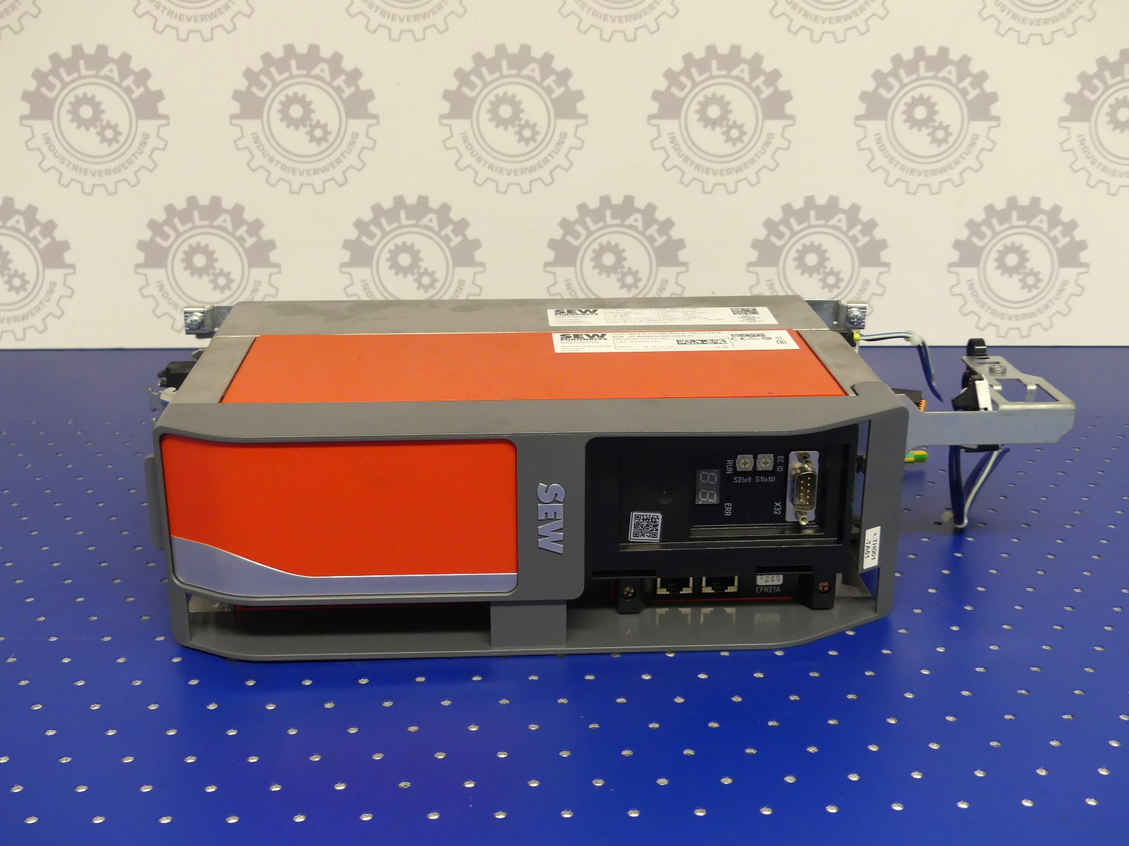 SEW MDX91A-0040-5E3-4-T02/CFN21A