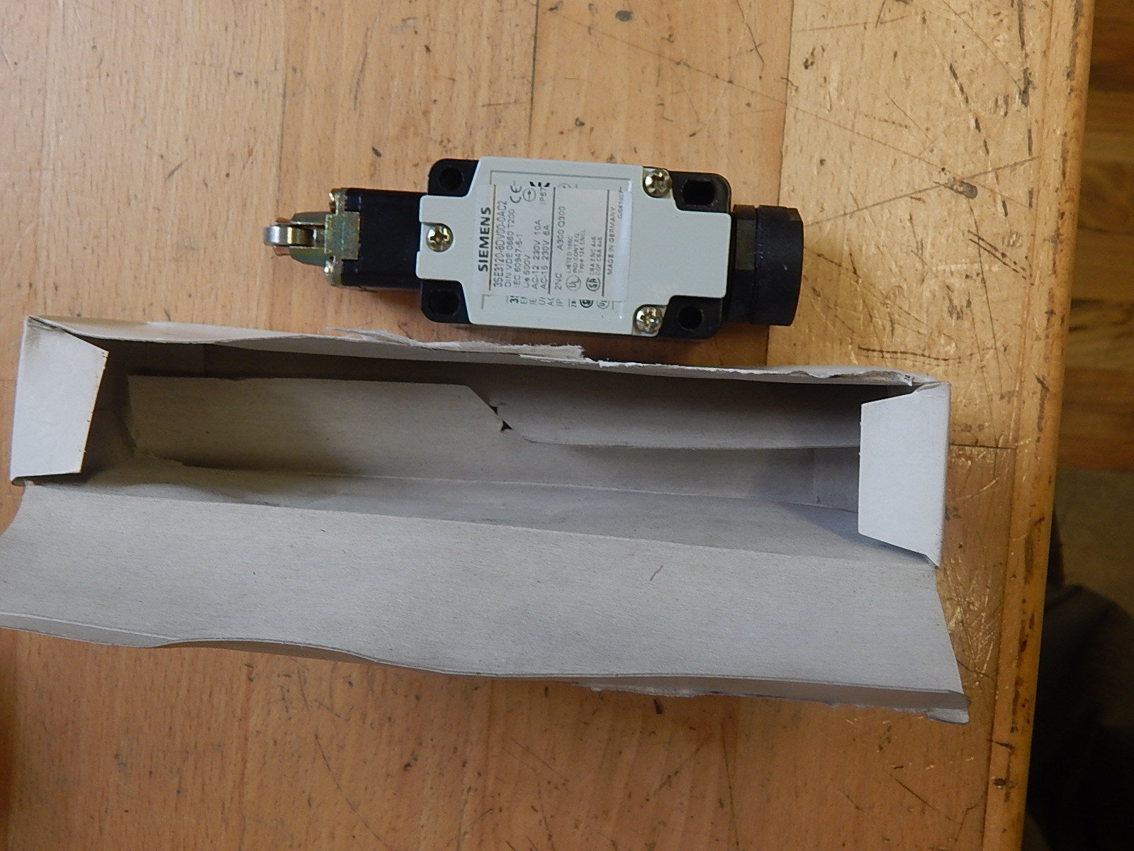  Siemens 3SE3120-8DV00-0AC2  Positionsschalter Unbenutzt
