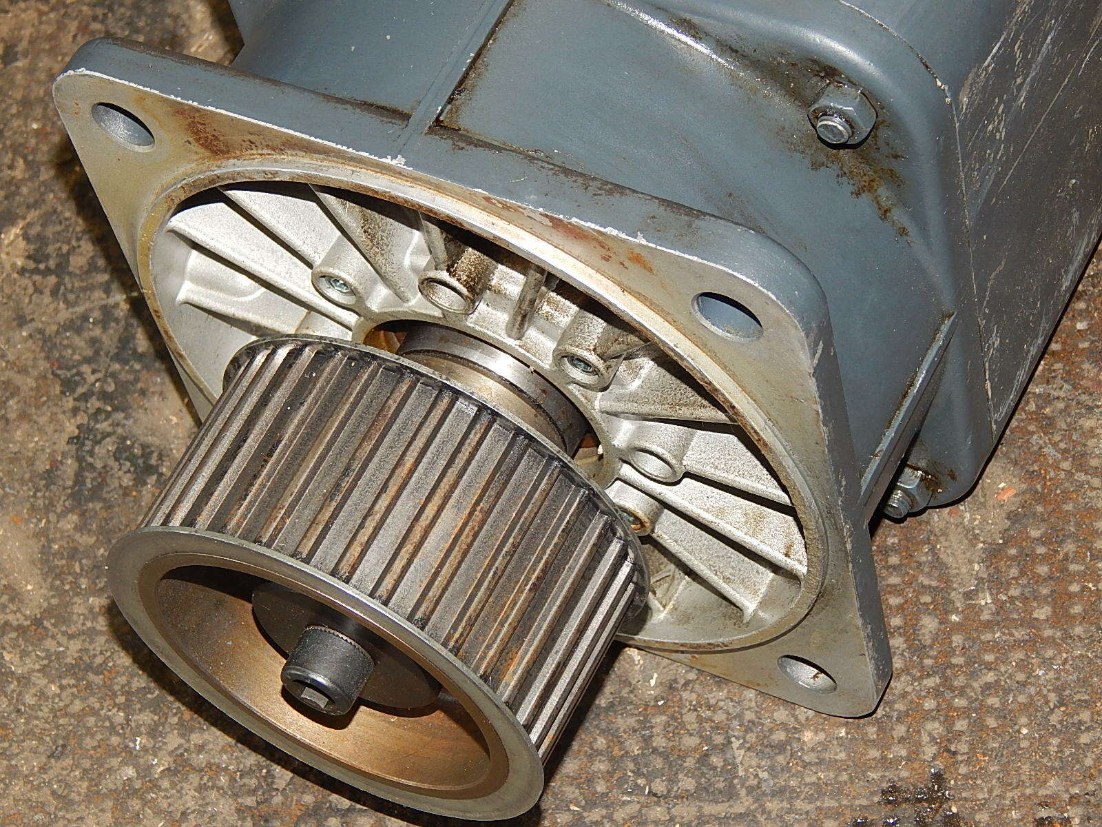 SIEMENS 3~Permanent-Magnet-Motor 1FT5102-0AC01-0-Z Used