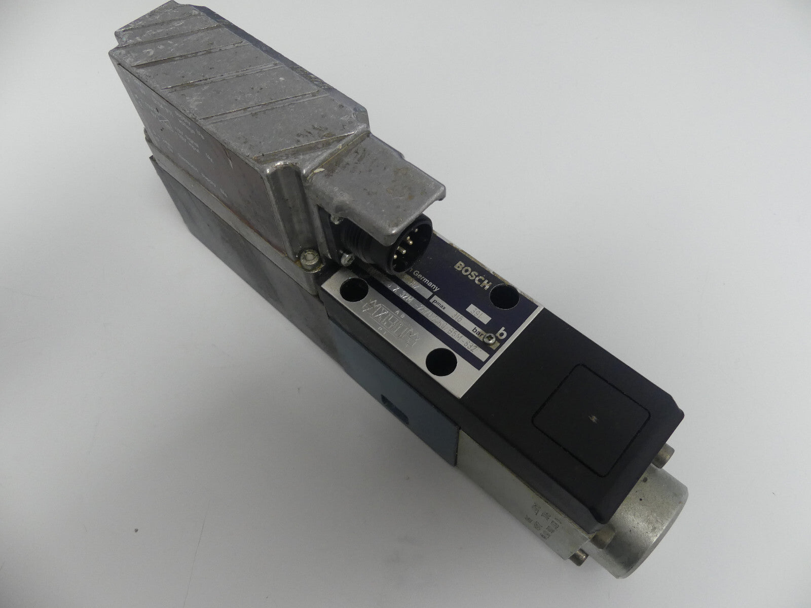 Bosch 4WRPEH 6 X 32 -2X/G24K0/B5M-832