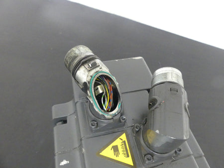 SIEMENS  S SYNCHRONSERVOMOTOR  1FK7064-7AF71-1EG3 leicht Beschadgit s.Bilder