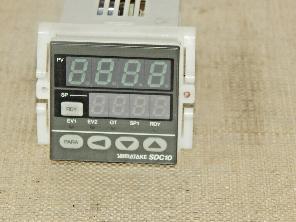  Yamatake SDC10 // C10T6DTA0200  Temperaturregler  used
