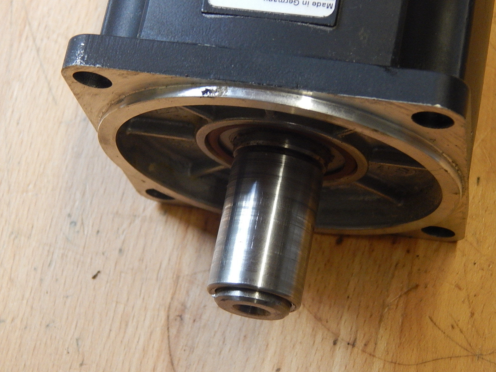 Rexroth 3- Phase Synchronous PM-Motor MSK050C-0300-NN-UG1-NNNN Used