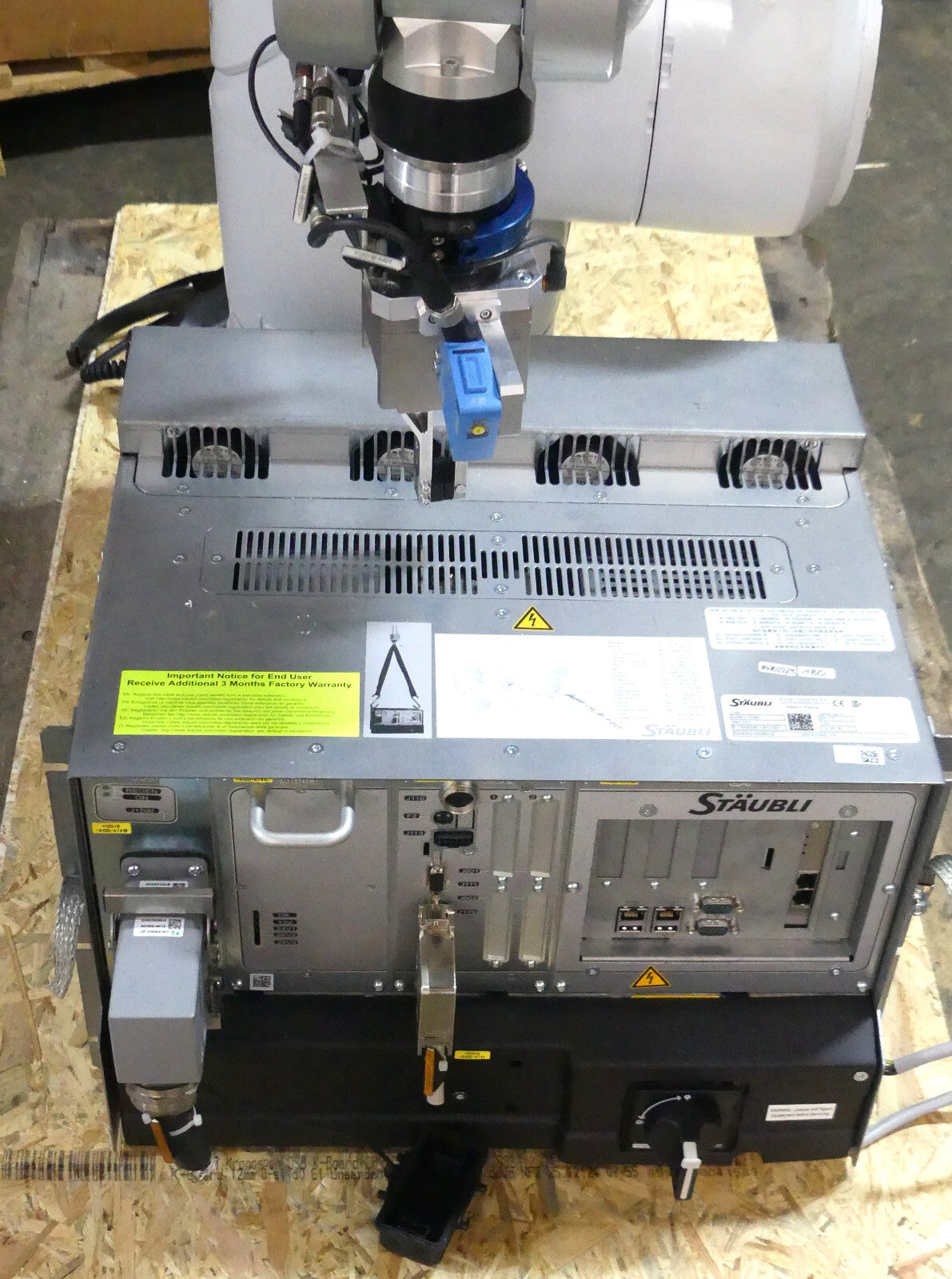 STÄUBLI  TX90L Industrieroboter + Steuerung CS8-TX90 Handbediengerät SP1 B.j2018